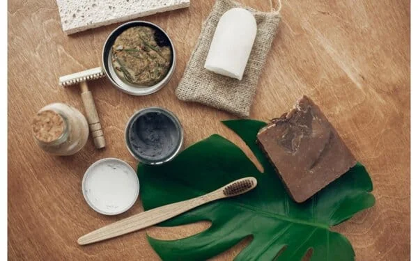 ВРЕДНИТЕ СЪСТАВКИ В ПАСТИТЕ ЗА ЗЪБИ